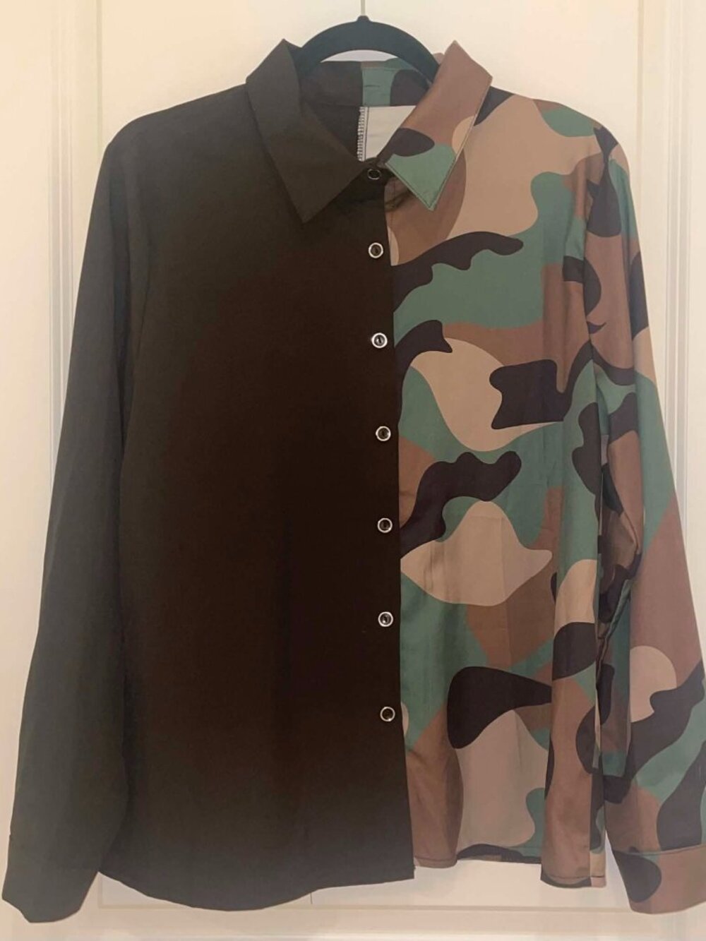 Women’s Camo/Black Button Up Long Sleeve Blouse, Size L
